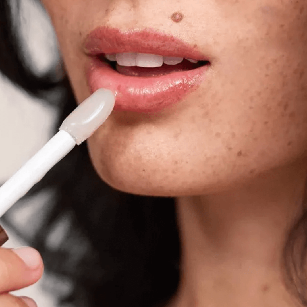 LipLuxe™ | שפתיים מלאות ונפוחות ללא הזרקות! תוצאות גדולות תוך 7 ימים!